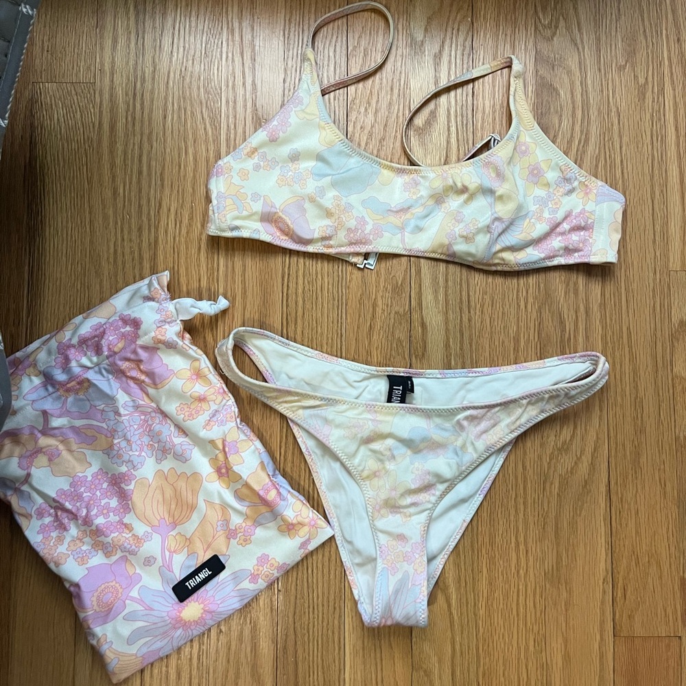 Triangl Bikini Set